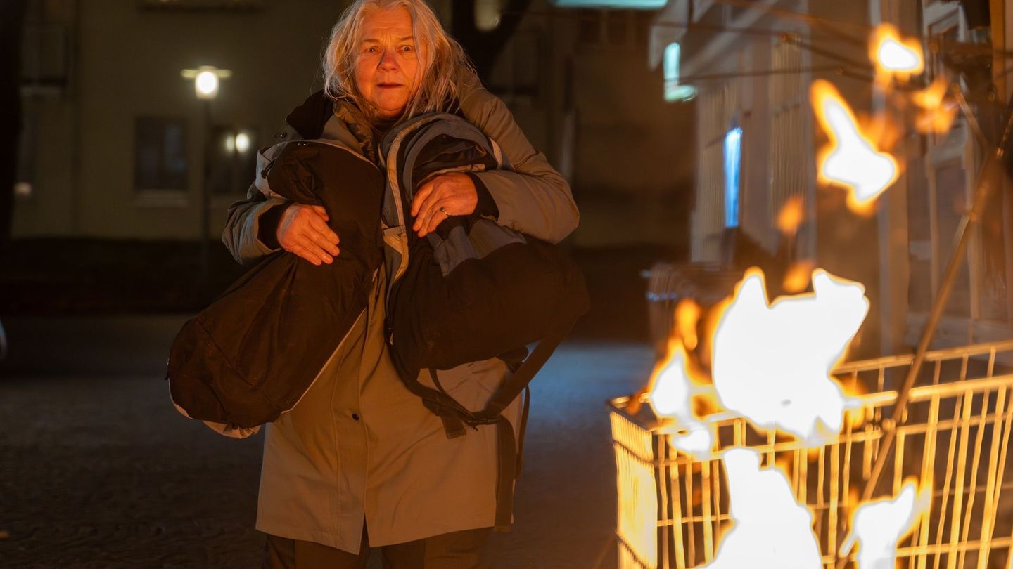 Eine obdachlose Frau musste eines Nachts mit ansehen, wie ihr weniges Hab und Gut in Flammen aufging. Nun wird ihr Fall bei "Aktenzeichen XY... Ungelöst" im ZDF thematisiert.