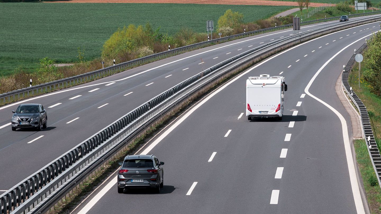 An der Autobahn 73 soll eine Tank- und Rastanlage entstehen. (Symbolbild) Foto: Daniel Vogl/dpa