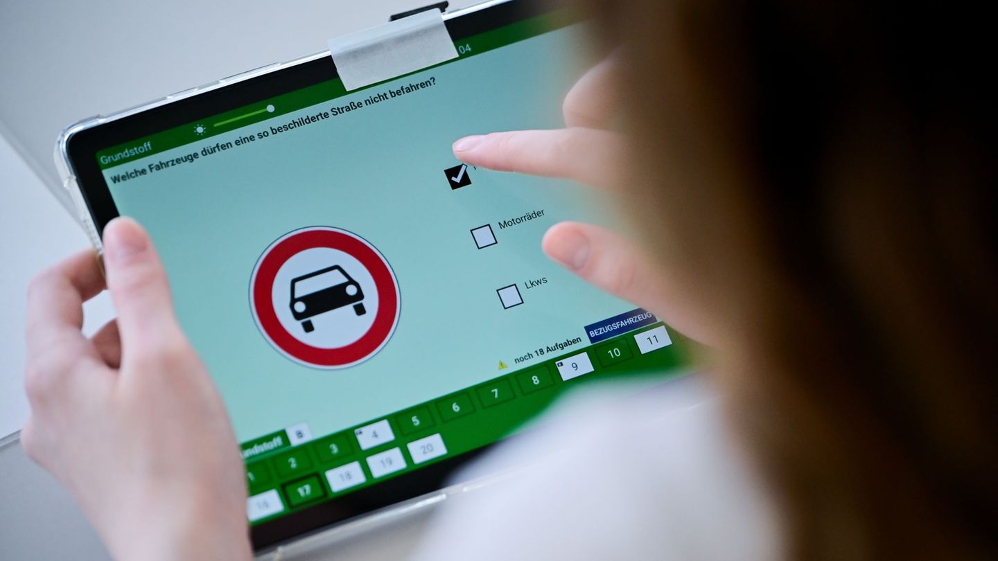 Organisierte Bande: Mogeln statt Büffeln - So oft wird in Fahrschulen betrogen