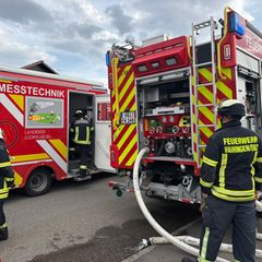 Der Fund eines Fläschchens mit der Aufschrift "Polonium 210" in Vaihingen an der Enz hat einen Großeinsatz von Feuerwehr und Pol