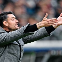 Frankfurts Coach Albert Riera hadert mit dem Zeitpunkt seines Amtsantritts und stellt klare Forderungen an Offensivjuwel Can Uzu