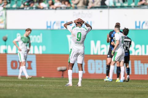 Noel Futkeu (M) vergab für die Fürther eine dicke Chance. Foto: Daniel Löb/dpa