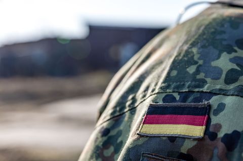 Die Bundeswehr will Bescheid wissen, wo sich mögliche Wehrdienstleistende aufhalten. (Symbolbild) Foto: Frank Hammerschmidt/dpa