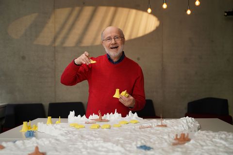 Wie sicher ist unsere Stromversorgung? Dieser Frage nähert sich Harald Lesch in seiner neuen Sendung.