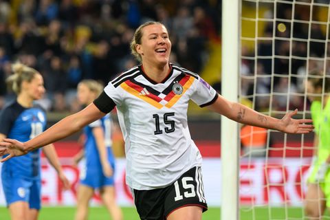 Bei Larissa Mühlhaus dürfte die Freude groß sein: Die Bremerin ist für den DFB-Kader nachnominiert worden. (Archivbild) Foto: Ro