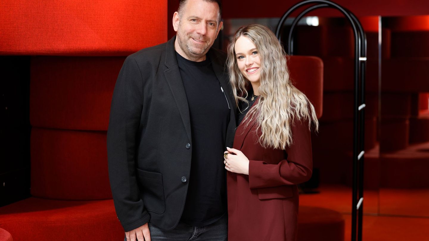 Liebesglück: Ikke Hüftgold hat sich verlobt