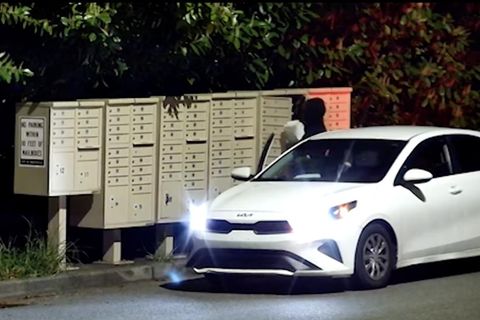 „Hat ihm noch zugewunken“: Diebe räumen Briefkästen vor Anwohnern leer