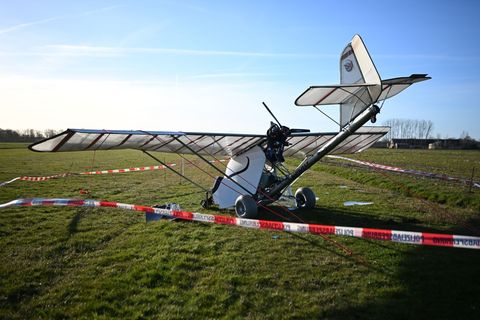 Der Pilot kam bei dem Absturz ums Leben. Foto: Lars Penning/dpa