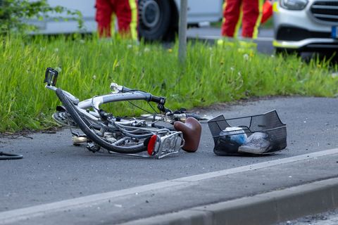 Der 86 Jahre alte Radfahrer wurde lebensgefährlich verletzt. (Symbolbild) Foto: Christoph Weiß/Fuldamedia/dpa