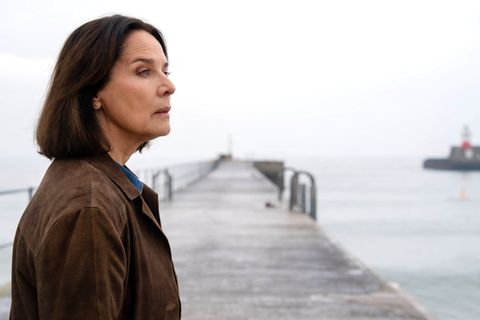 Kriminalpsychologin Cathrin Blake (Désirée Nosbusch) geht der Fall sehr nahe. Als Frau, die selbst Gefahr läuft, Opfer männlicher Gewalt zu werden, aber auch als Bekannte der ermordeten Orla.