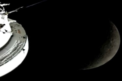 Die Astronauten sind dem Mond nahe gekommen. Foto: Uncredited/NASA/dpa