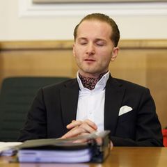 Nach der Verbüßung einer Freiheitsstrafe unter anderem wegen bandenmäßigen Betrugs kommt Hendrik Holt in einer ARD-Dokumentation