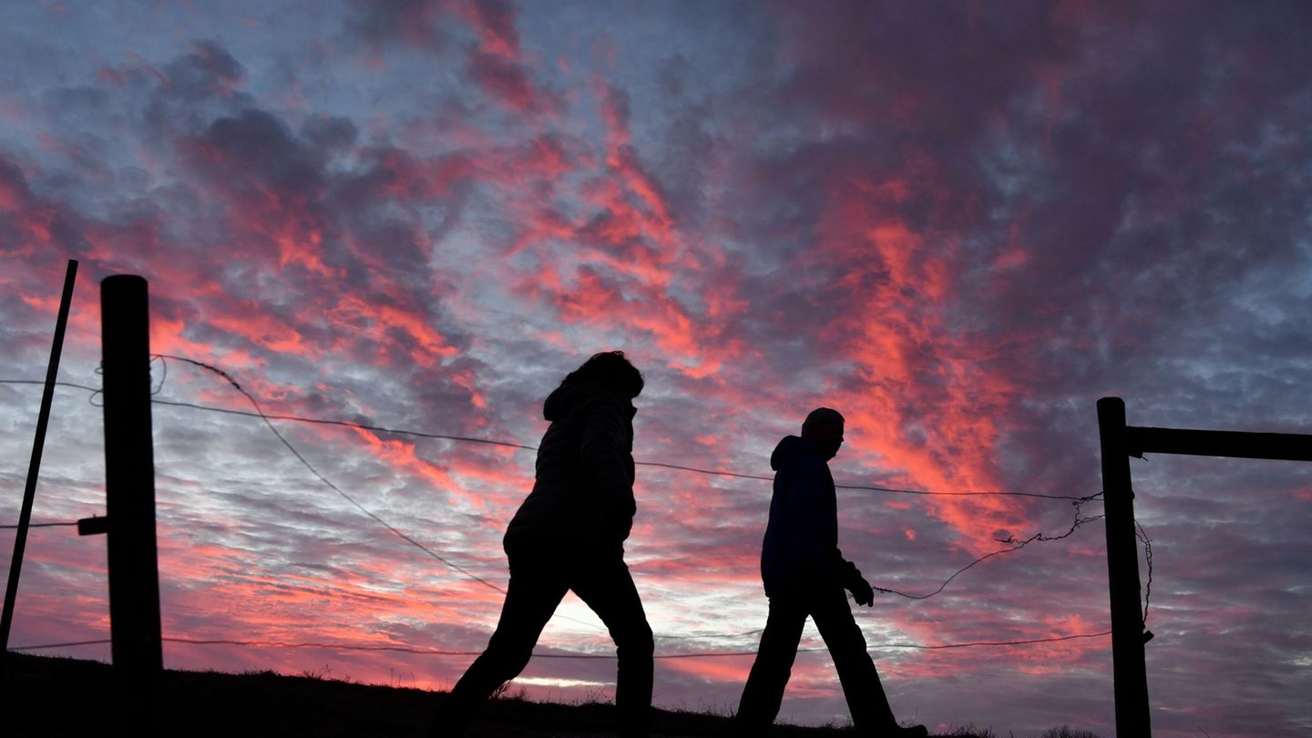 Als Paar am Berg unterwegs - bringt das Probleme? (Symbolbild) Foto: picture alliance / Felix Kästle/dpa