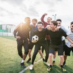 Gemeinsames Kämpfen, Leiden und Jubeln schweißt zusammen. Sportvereine sind echte Freundschaftsfinder