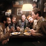 „Das Boot“ wurde ein Welterfolg und war für insgesamt sechs Oscars nominiert. Grönemeyer (Mitte) war Teil eines Ensembles von heute berühmten Schauspielern, viele davon wurden erst durch diesen Film bekannt, darunter Martin Semmelrogge (2. v.r.), Ralf Richter (hinten stehend). Auch Jan Fedder, Heinz Hoenig, Claude-Oliver Rudolph, Uwe Ochsenknecht und Sky du Mont verdanken dem Film ihren Durchbruch.