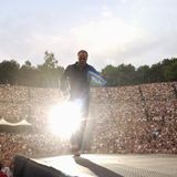 2002 gelang ihm der größte Erfolg seiner Karriere: „Mensch“ verkaufte sich mehr als drei Millionen Mal und entwickelte sich zum zweitmeistverkauften Album in Deutschland – nur der Soundtrack von „Dirty Dancing“ aus dem Jahr 1987 ging noch öfter über die Ladentheke. Die anschließende Alles-Gute-von-gestern-bis-Mensch-Tournee war ein gigantischer Erfolg und dauerte bis 2005. Im Juni 2003 gastierte Grönemeyer an drei Abenden in Folge in der ausverkauften Berliner Waldbühne.