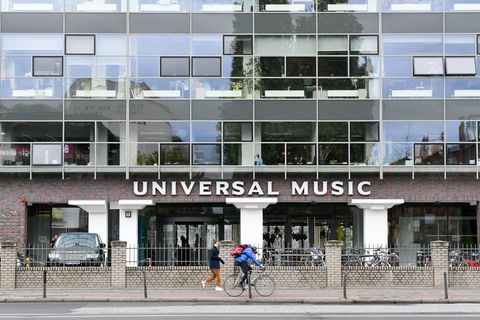 Die Universal Music Group hat eine breite Palette von Künstlern unter Vertrag. (Archivbild) Foto: Jens Kalaene/dpa-Zentralbild/d