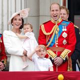 Prinzessin Kate mit Tochter Charlotte auf dem Arm