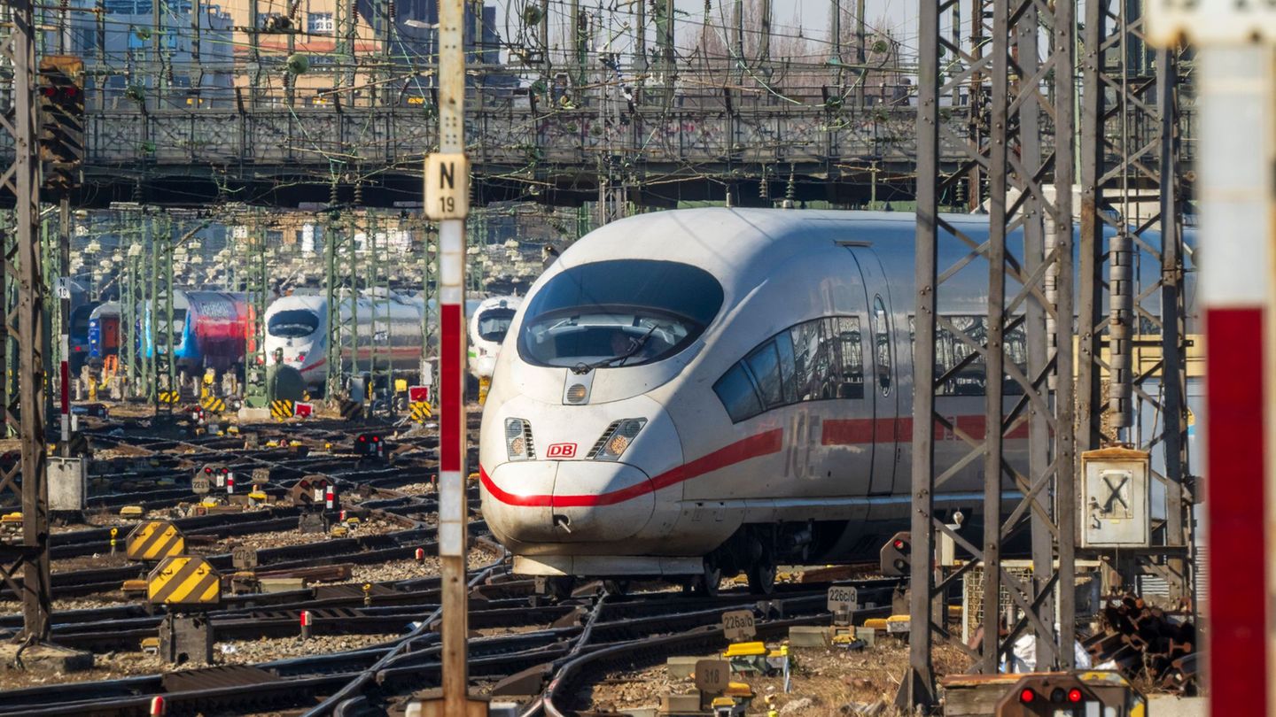 Münchner Hauptbahnhof: Ohne Grund Notbremse in ICE gezogen - Etliche Züge verspätet