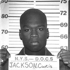 Aufnahme der Polizei von 50 Cent, eine von vorn, eine von der rechten Seite