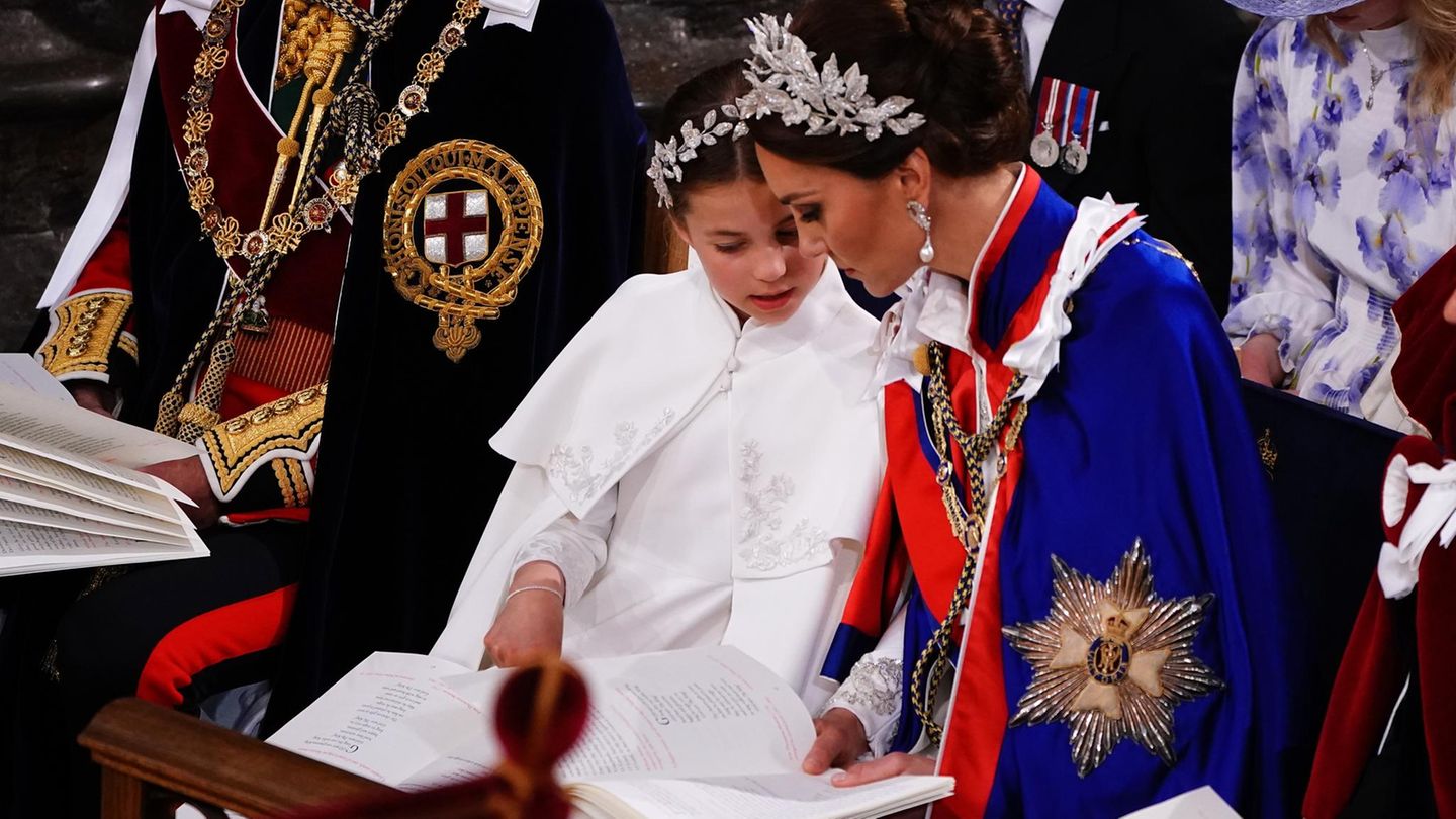 Prinzessin Kate und Tochter Charlotte bei der Krönung von König Charles