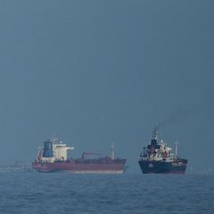 In der Straße von Hormus stauen sich wegen des Irankriegs die Öl- und Gastanker