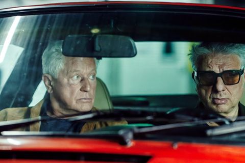 Observierung im letzten "Tatort: Unvergänglich": Kriminalhauptkommissar Ivo Batic (Miroslav Nemec, l.) und Kriminalhauptkommis