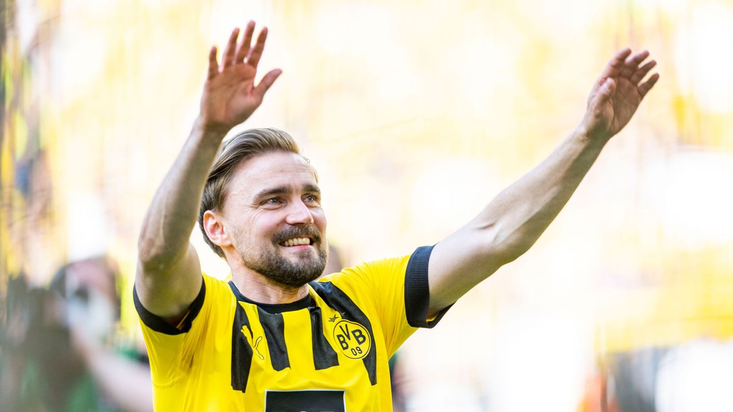 Marcel Schmelzer wird zum zweiten Mal Vater. (Archivbild) Foto: David Inderlied/dpa