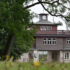 Die Stadt Weimar lehnt eine propalästinensische Kundgebung direkt an der Gedenkstätte Buchenwald ab. (Archivbild) Foto: Martin S