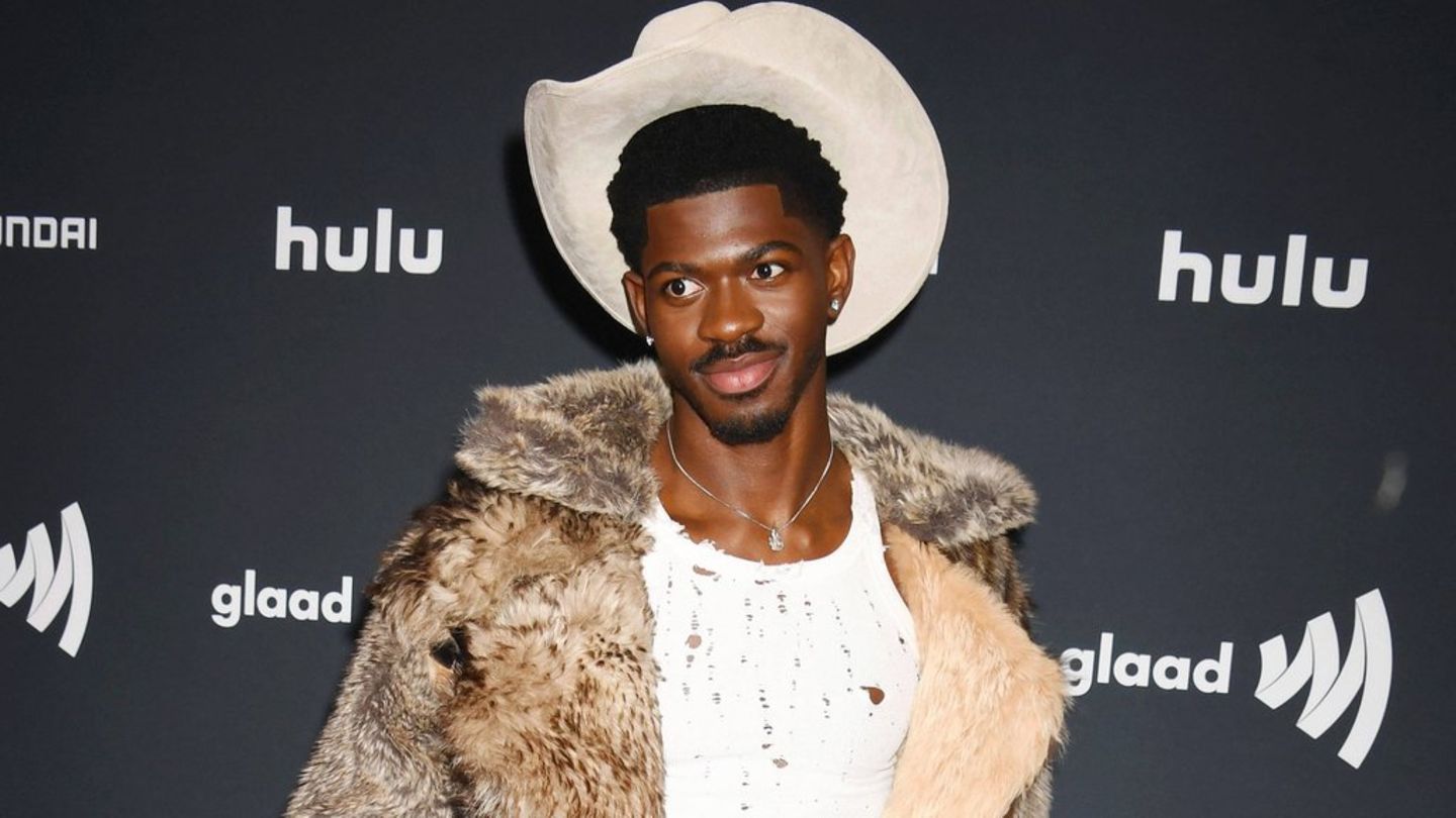 Lil Nas X sorgte im Sommer 2025 mit einem Nackt-Spaziergang für Schlagzeilen.