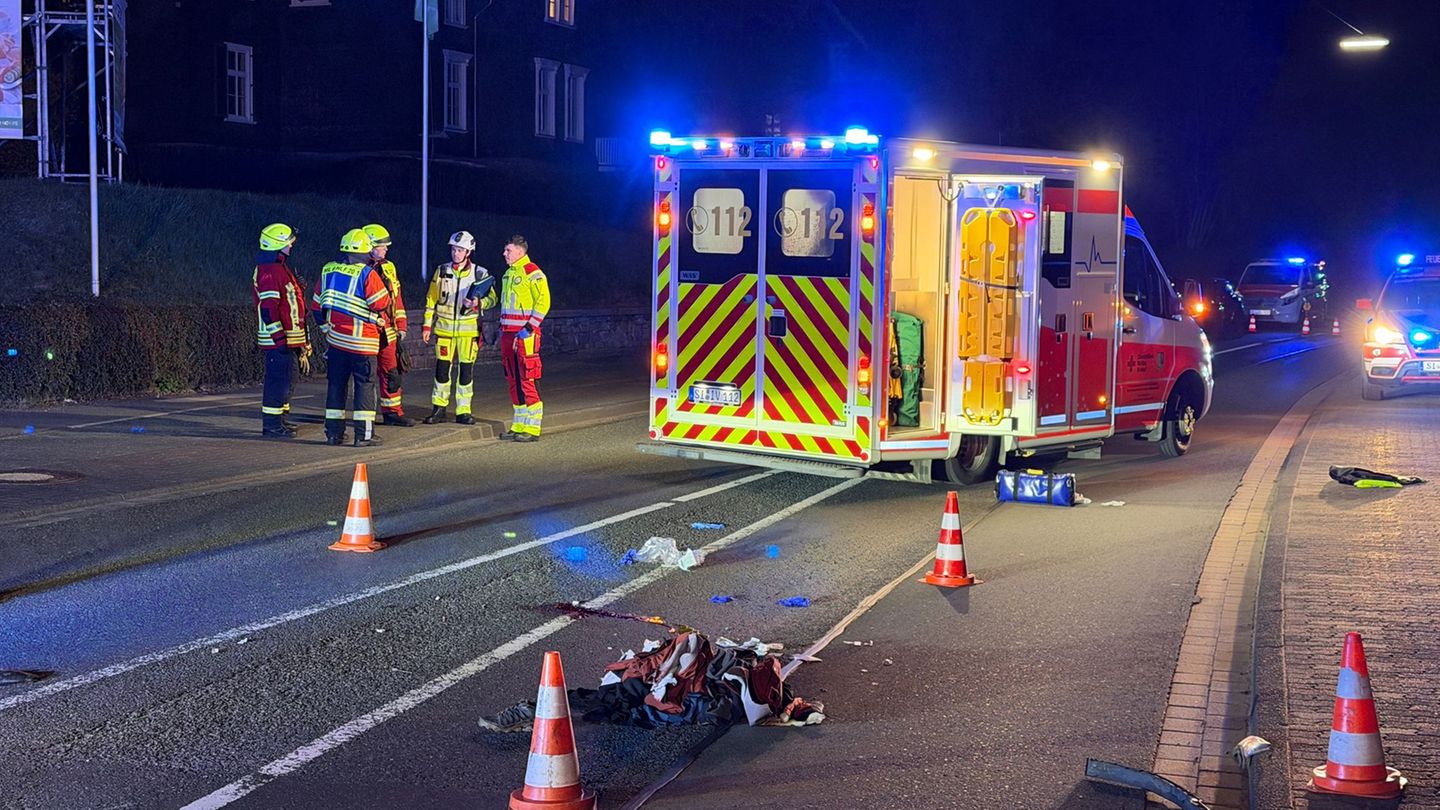 Die Polizei sucht nach einem silbernen Auto. Foto: Berthold Stamm/dpa