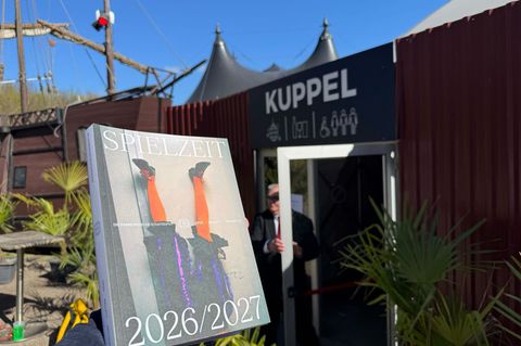 Die Hamburgische Staatsoper spielt im nächsten Jahr für einige Wochen in einem Zelt auf der Trabrennbahn in Altona. Foto: Christ