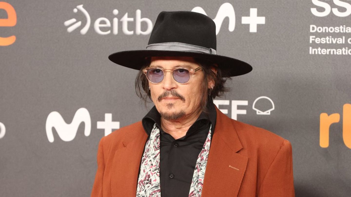 Johnny Depp stellt in Fulda aus.
