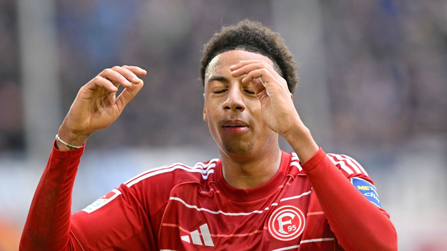 Düsseldorfs Sima Suso wurde vom DFB für ein Spiel gesperrt. (Archivbild) Foto: Anke Waelischmiller/dpa