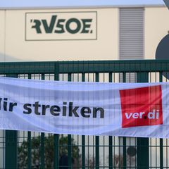 Verdi hat die Mitarbeiter der RVSOE und weiterer Verkehrsbetriebe in Sachsen erneut zum Warnstreik aufgerufen. (Archivbild) Foto