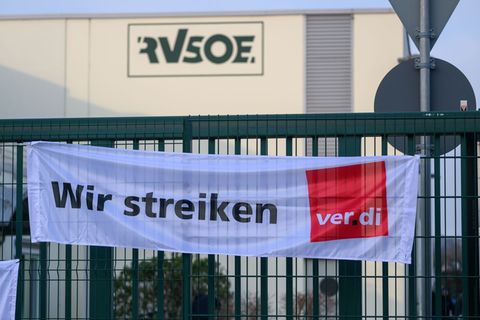 Verdi hat die Mitarbeiter der RVSOE und weiterer Verkehrsbetriebe in Sachsen erneut zum Warnstreik aufgerufen. (Archivbild) Foto
