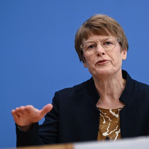 Wie verhindern wir den wirtschaftlichen Kollaps, Frau Grimm?