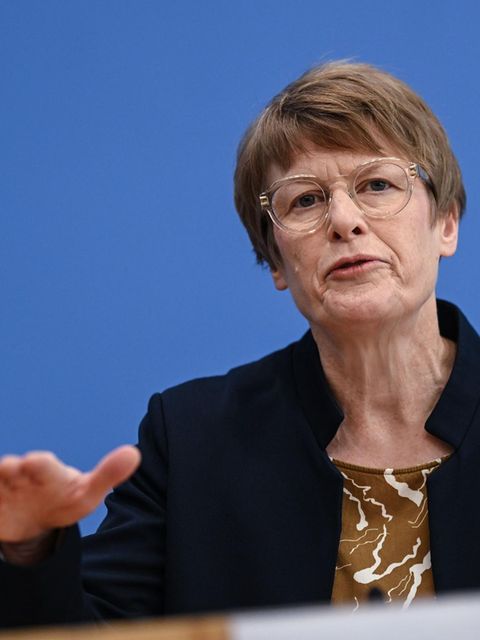 Wie verhindern wir den wirtschaftlichen Kollaps, Frau Grimm?