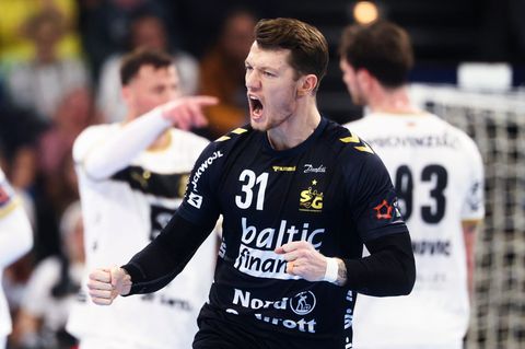 Emil Jakobsen steht mit der SG Flensburg-Handewitt im Viertelfinale der European League. (Archivbild) Foto: Frank Molter/dpa