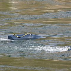 Die neuen Anlagen von Energyminer sind außerhalb des Wassers kaum zu sehen. (Archivbild) Foto: Thomas Frey/dpa