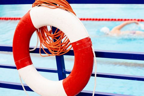 Es mangelt in Sachsen-Anhalt an Rettungsschwimmern - das könnte Folgen für die Besucher haben. (Symbolbild) Foto: Moritz Franken