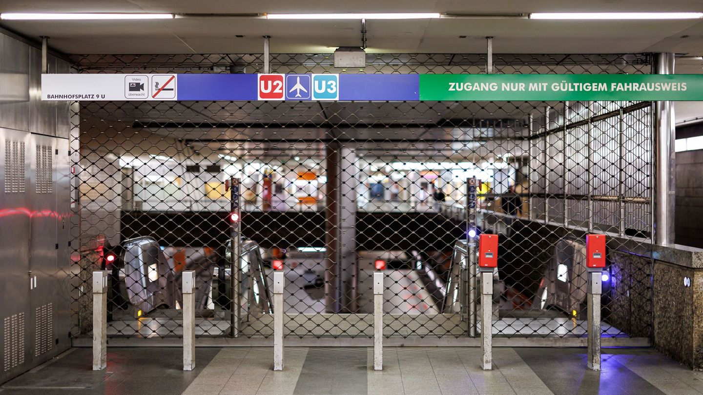 Die U-Bahnen in Nürnberg blieben wegen eines Warnstreiks im Depot. Foto: Daniel Karmann/dpa