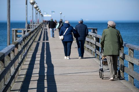 Am Mittwoch soll der Himmel größtenteils klar bleiben, die Menschen im Nordosten können viel Sonnenschein genießen. (Symbolbild)