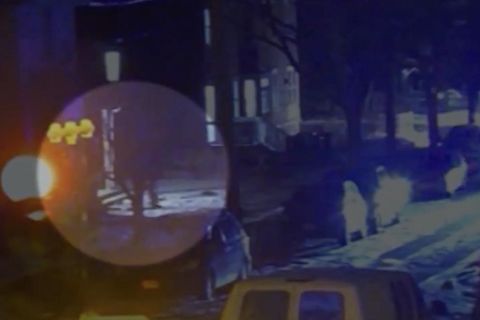 Ein Video aus einer Überwachungskamera in Minneapolis