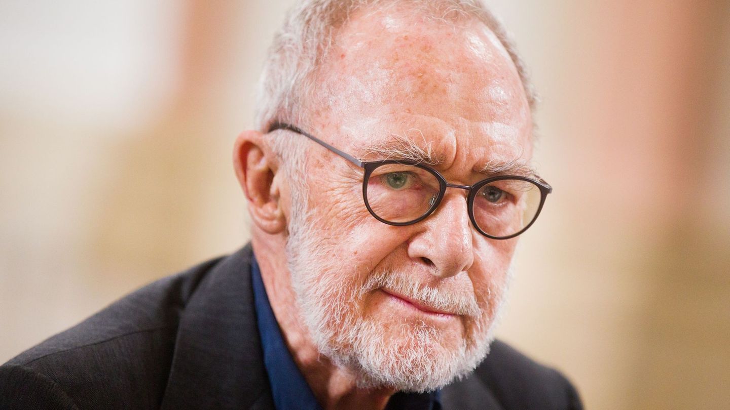 Zwei großformatige Werke von Gerhard Richter gehen als Dauerleihgabe nach Münster. (Archivbild) Foto: Rolf Vennenbernd/dpa