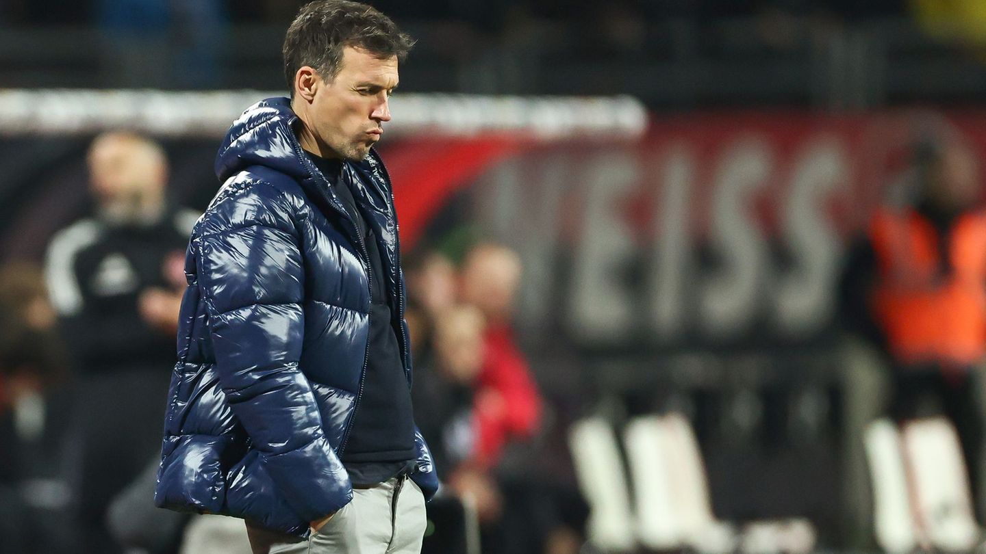 Trainer Christian Eichner verlässt den KSC im Sommer. (Archivbild) Foto: Daniel Löb/dpa