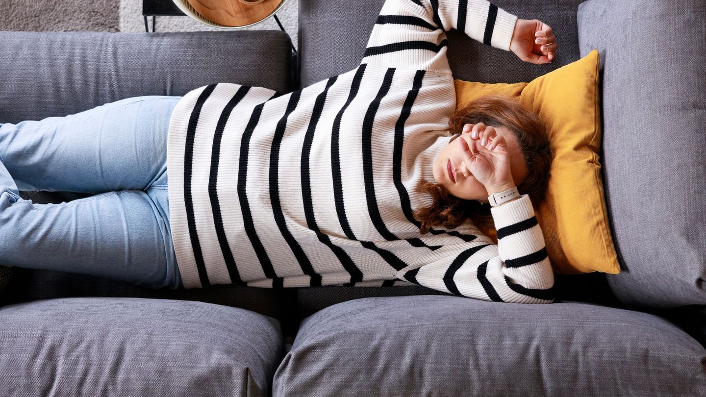 Auch, wenn Ihnen nicht danach zumute ist, durch Bewegung im Freien können Sie die Frühjahrsmüdigkeit reduzieren.