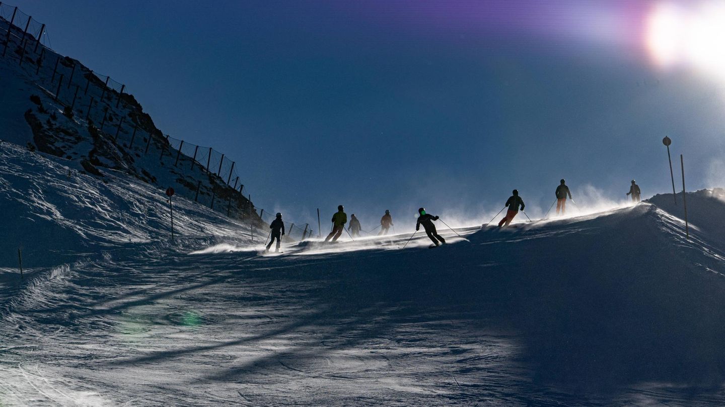 Österreich: Münchner stirbt bei Skiunfall, Mann aus NRW schwer verletzt