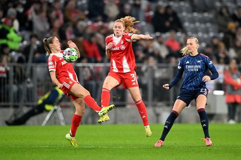 Stine Ballisager (M) zeigt vollen Einsatz für den FC Bayern. (Archivbild) Foto: Jens Niering/dpa