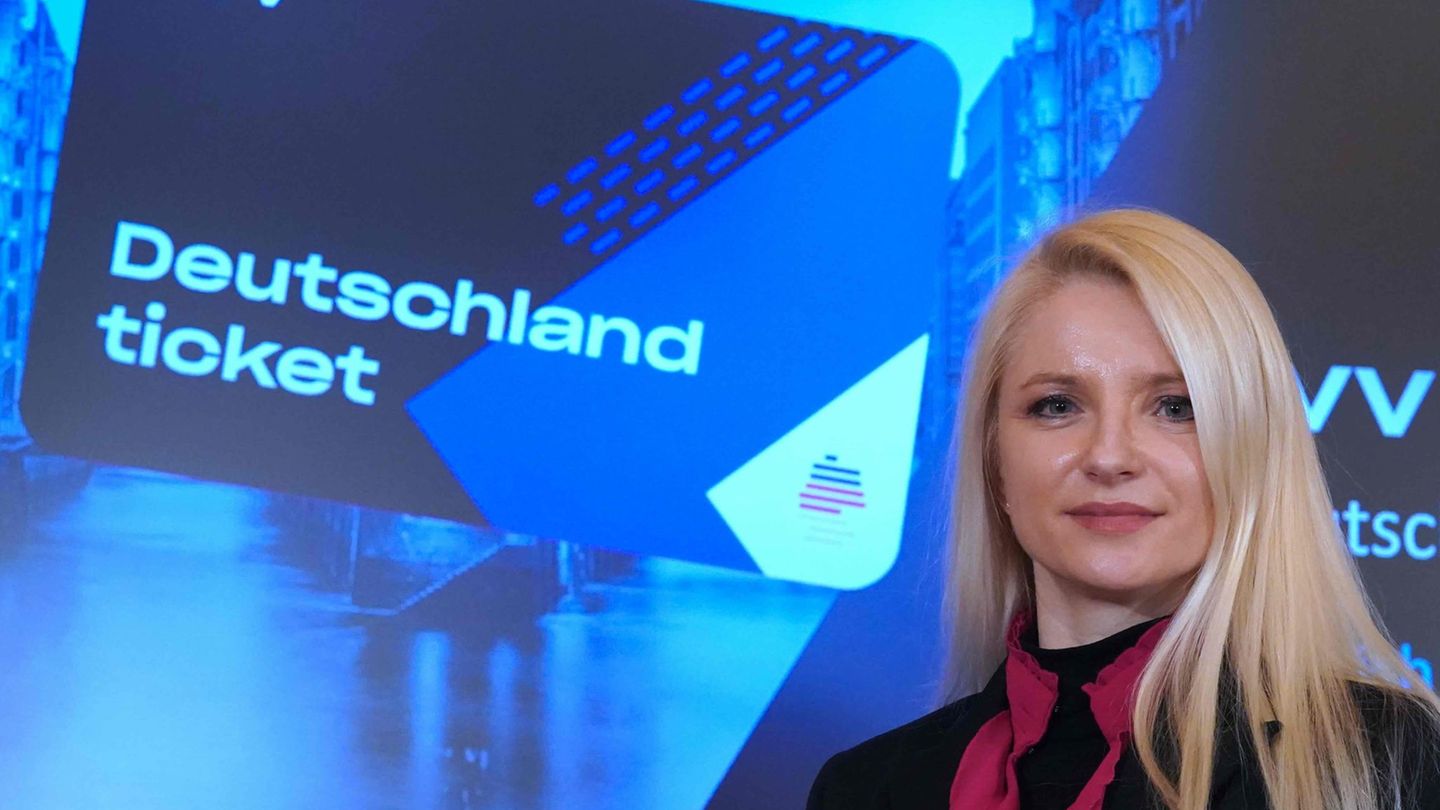 Anna-Theresa Korbutt ist seit April 2021 Geschäftsführerin des HVV. (Archivbild) Foto: Marcus Brandt/dpa